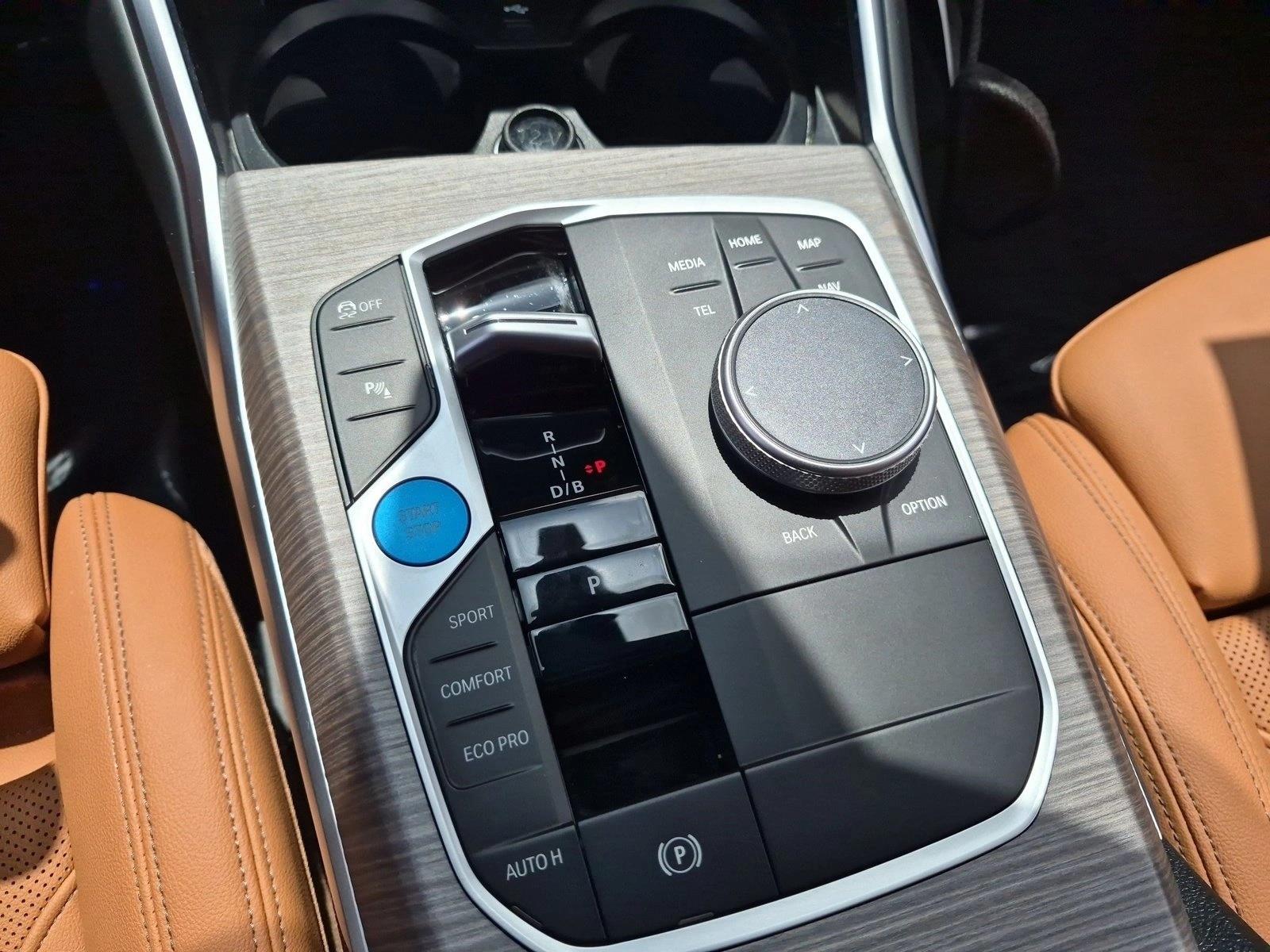 2025 BMW i4 12