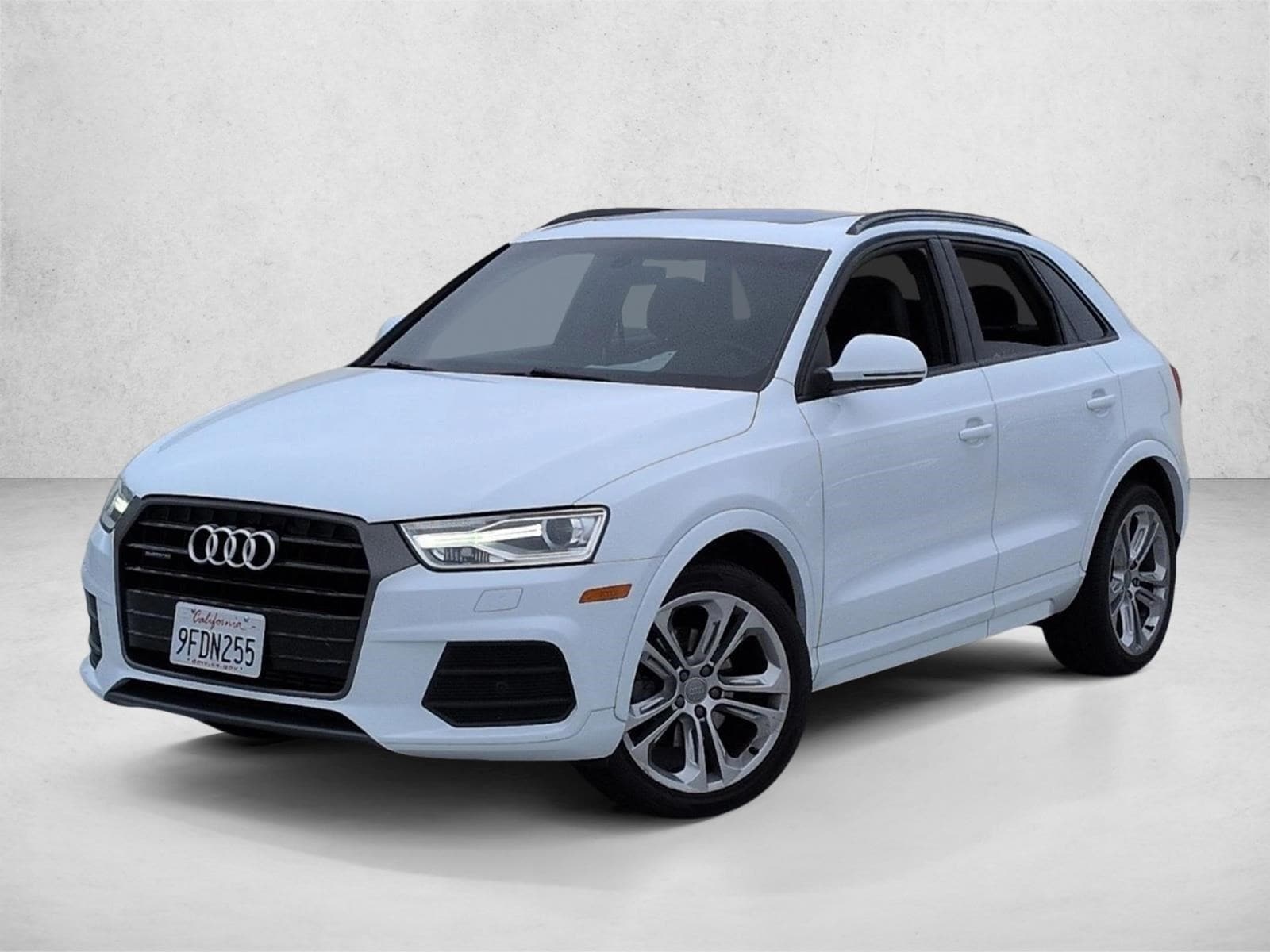 2016 Audi Q3 2.0T quattro tiptronic Premium Plus's photo