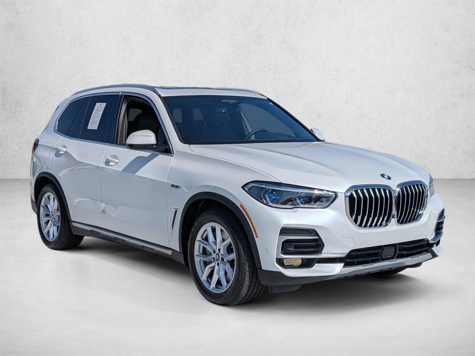 2022 BMW X5 PHEV xDrive45e photo 3