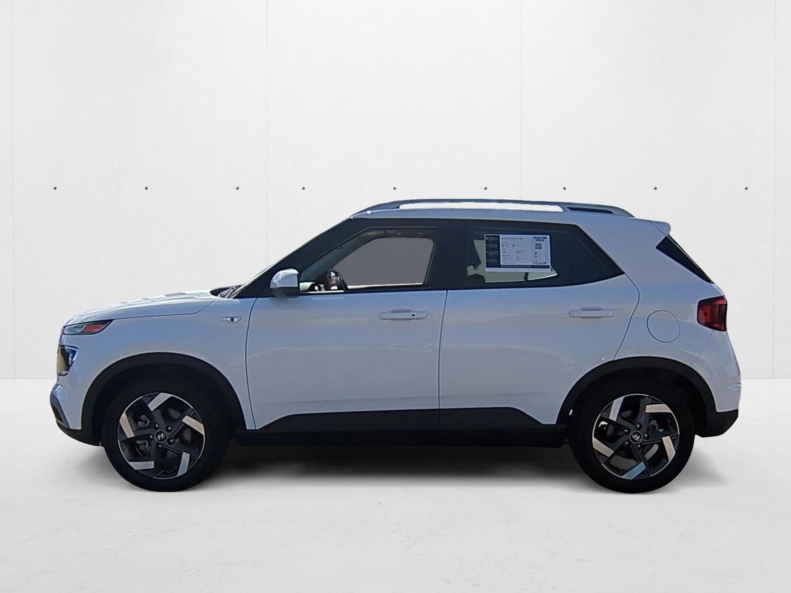 2025 Hyundai Venue SEL photo 2