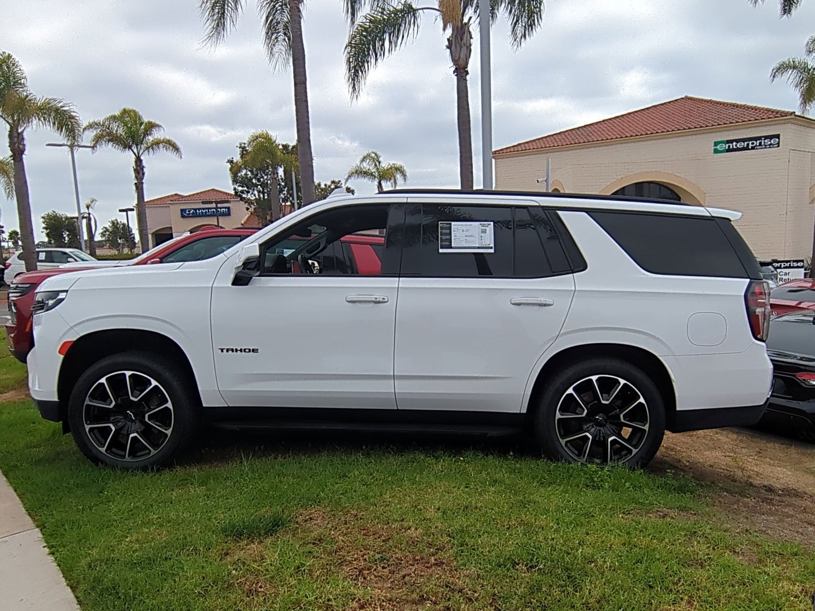 2022 Chevrolet Tahoe RST photo 2