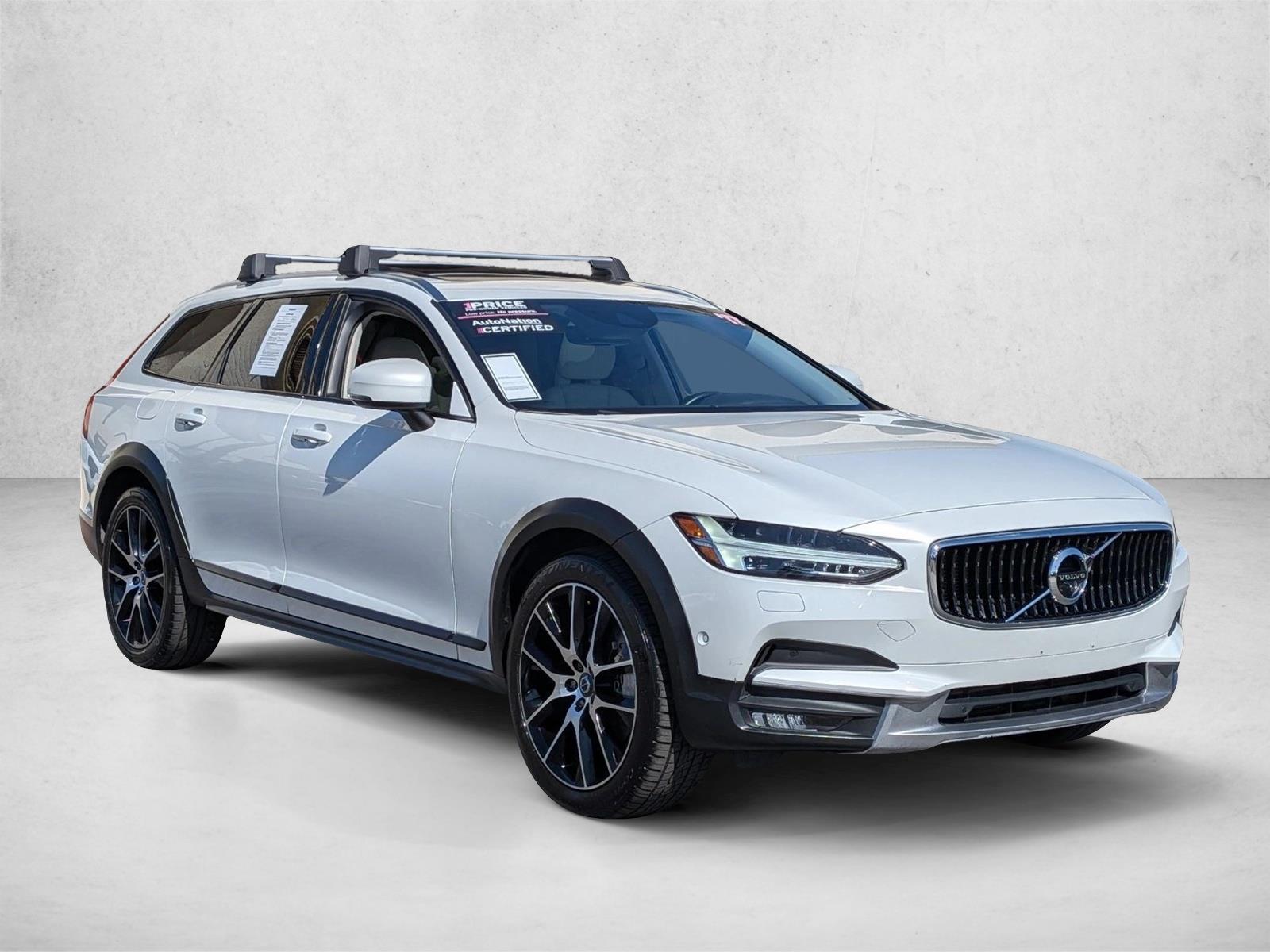 2017 Volvo V90 Cross Country T6 AWD photo 2