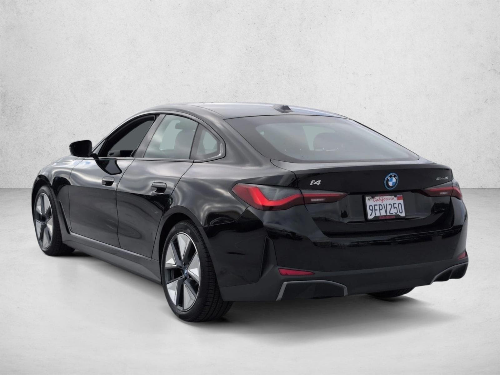 2023 BMW i4 eDrive35 photo 3