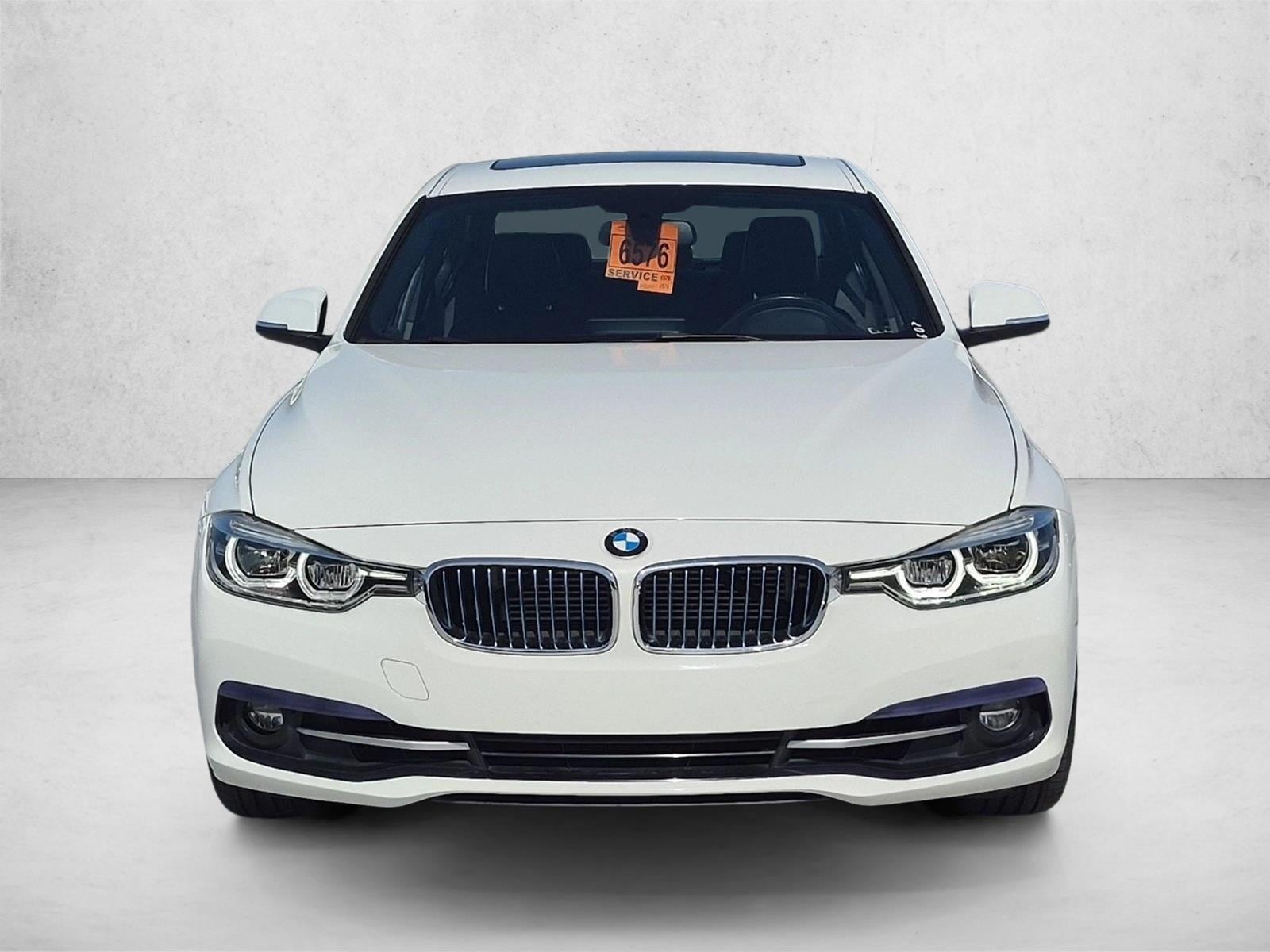 2018 BMW 3 Series 330e - Photo 2