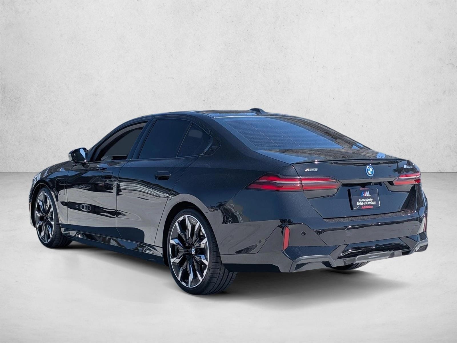 2026 BMW 550e xDrive photo 3