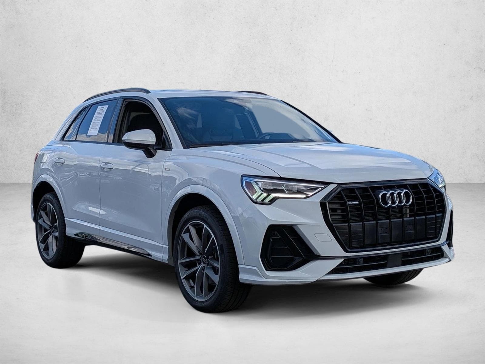 2023 Audi Q3 45 S line Premium photo 2
