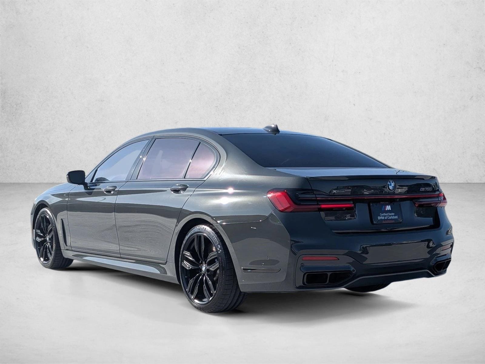 2022 BMW M760i xDrive photo 6
