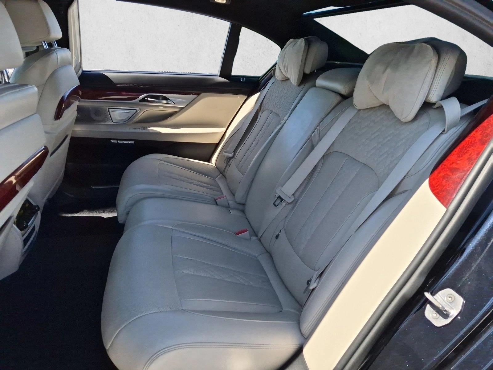 2017 BMW 7 Series ALPINA B7 - Photo 19