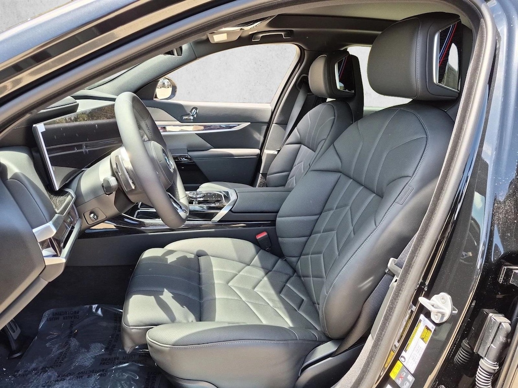 New 2026 BMW 750e xDrive Sedan