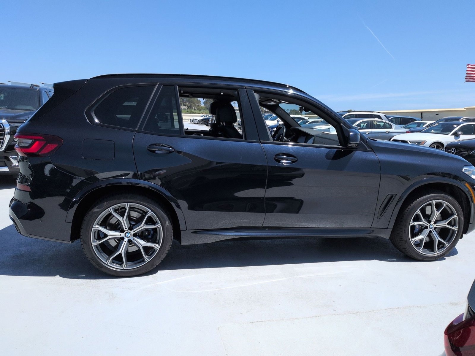 2021 BMW X5 M50i photo 4