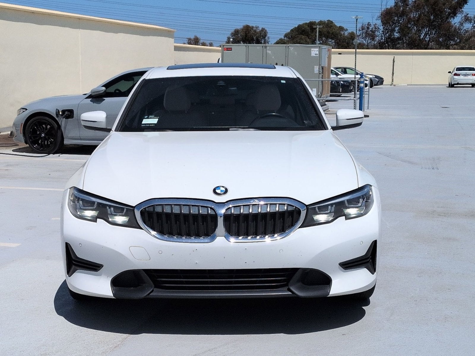 2019 BMW 330i photo 2