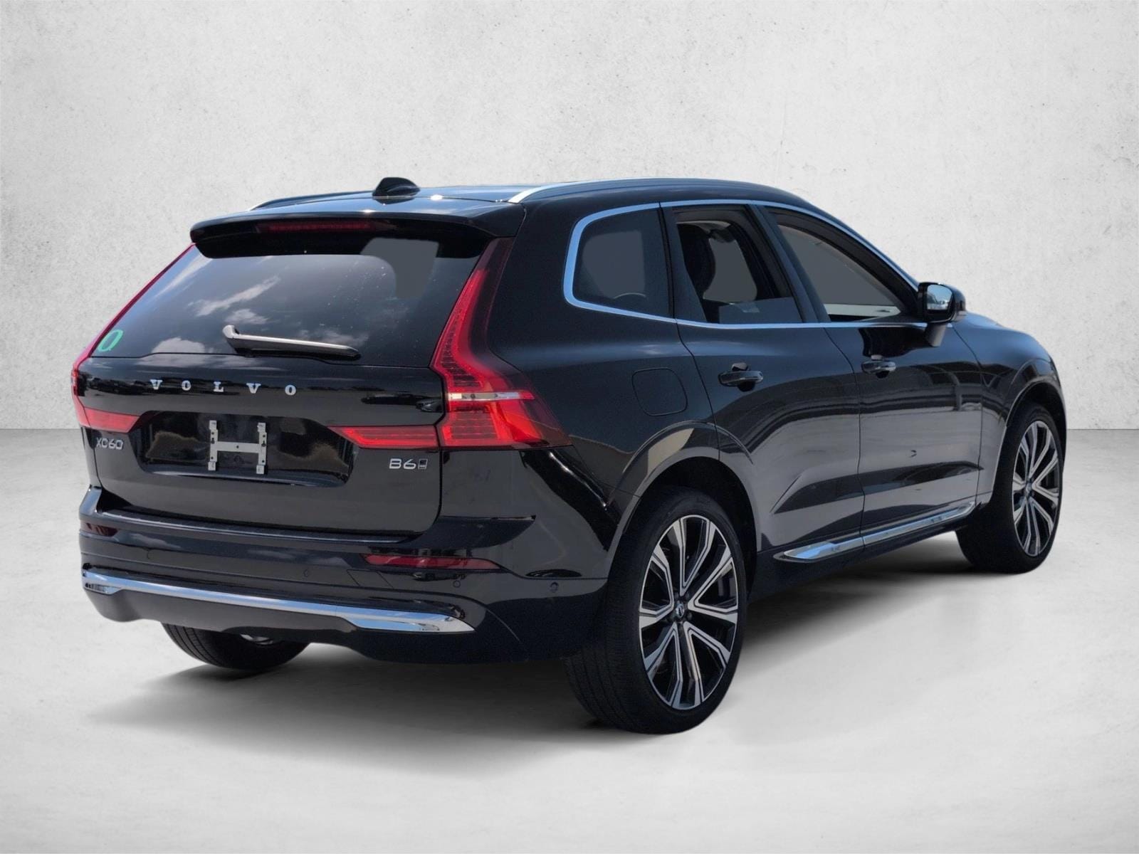 2023 Volvo XC60 B6 AWD Ultimate Bright photo 5