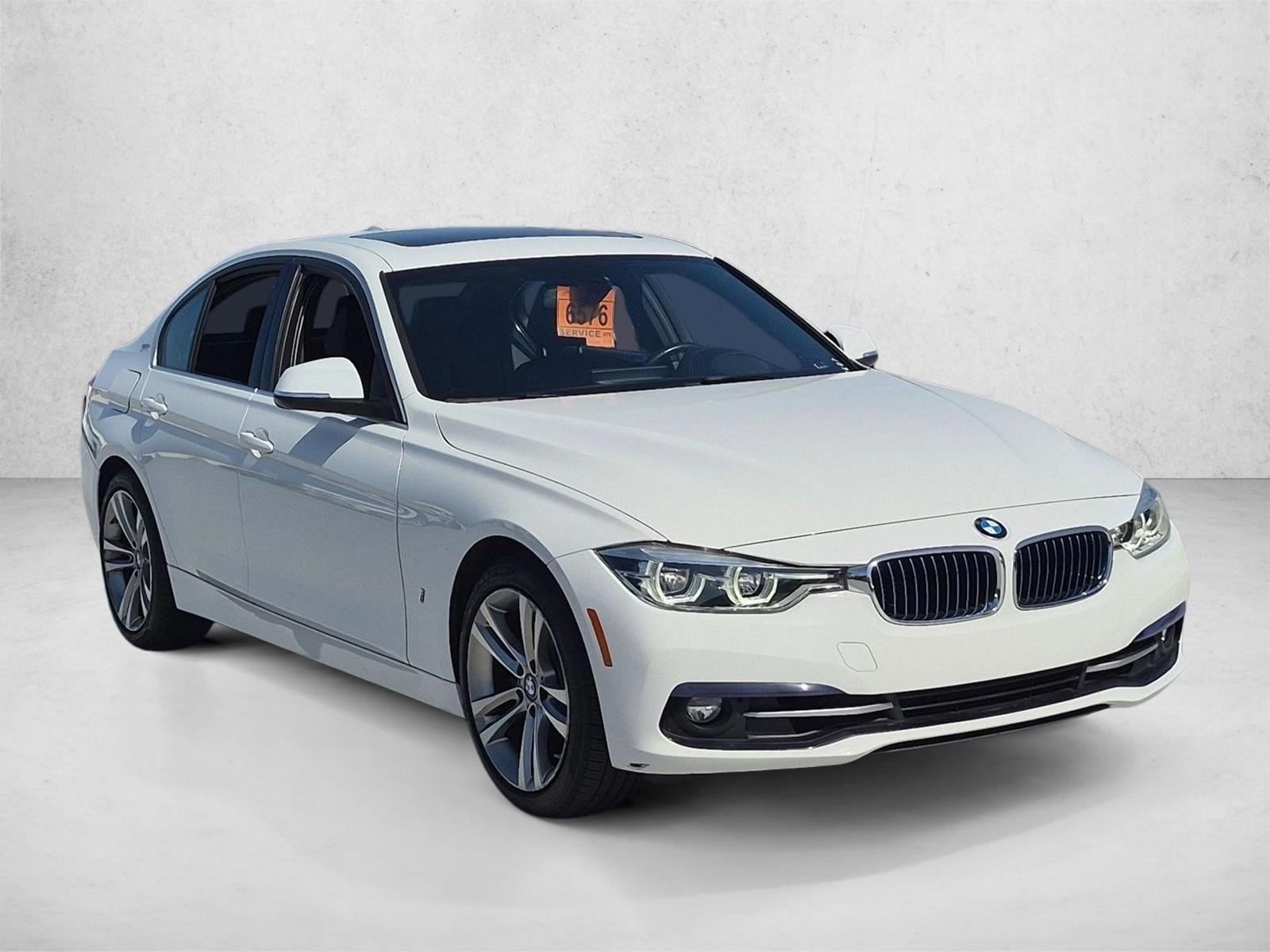 2018 BMW 3 Series 330e - Photo 3