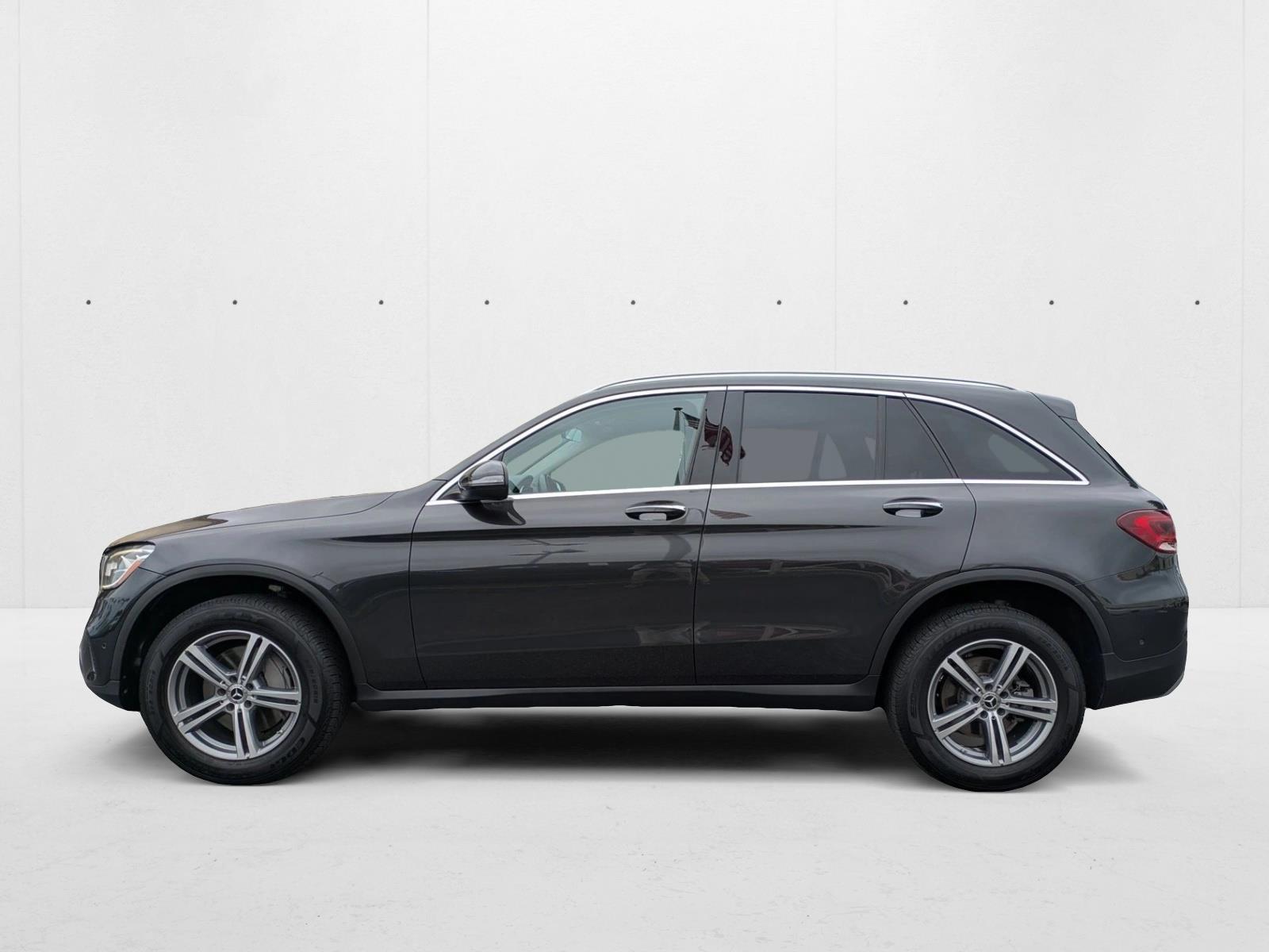 2022 Mercedes Benz GLC 300 photo 2