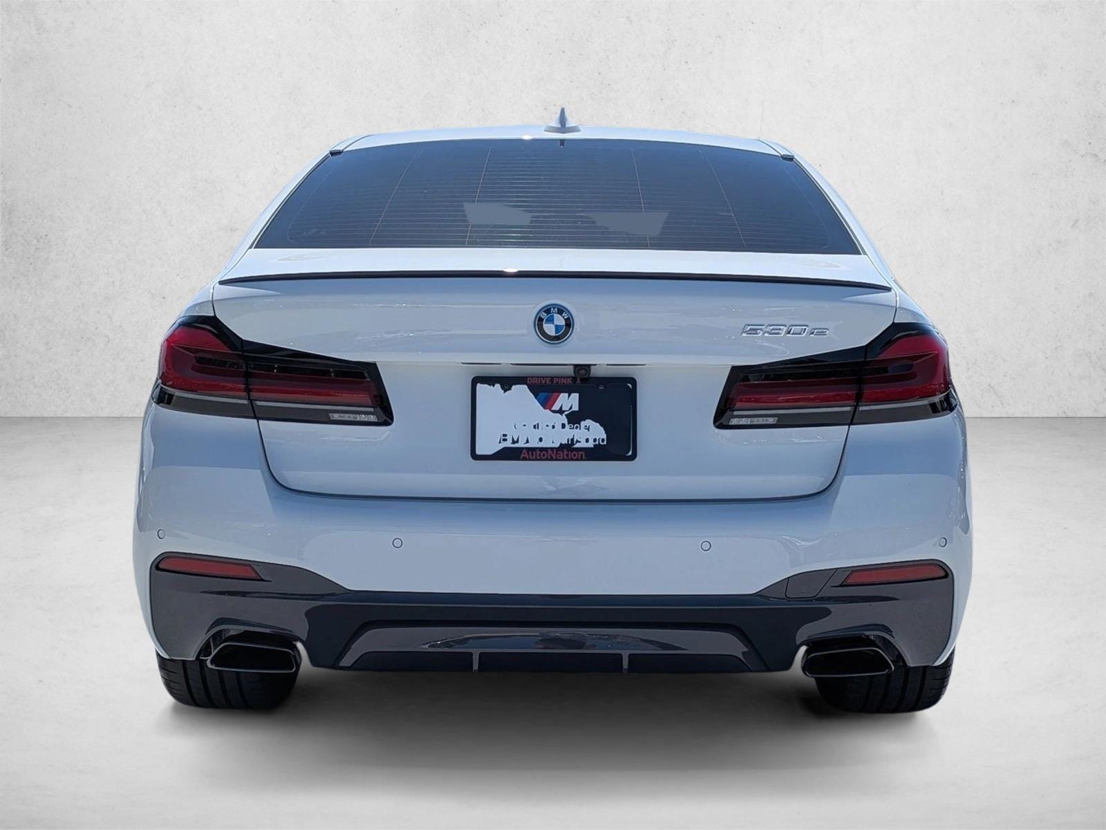 2023 BMW 530e photo 6