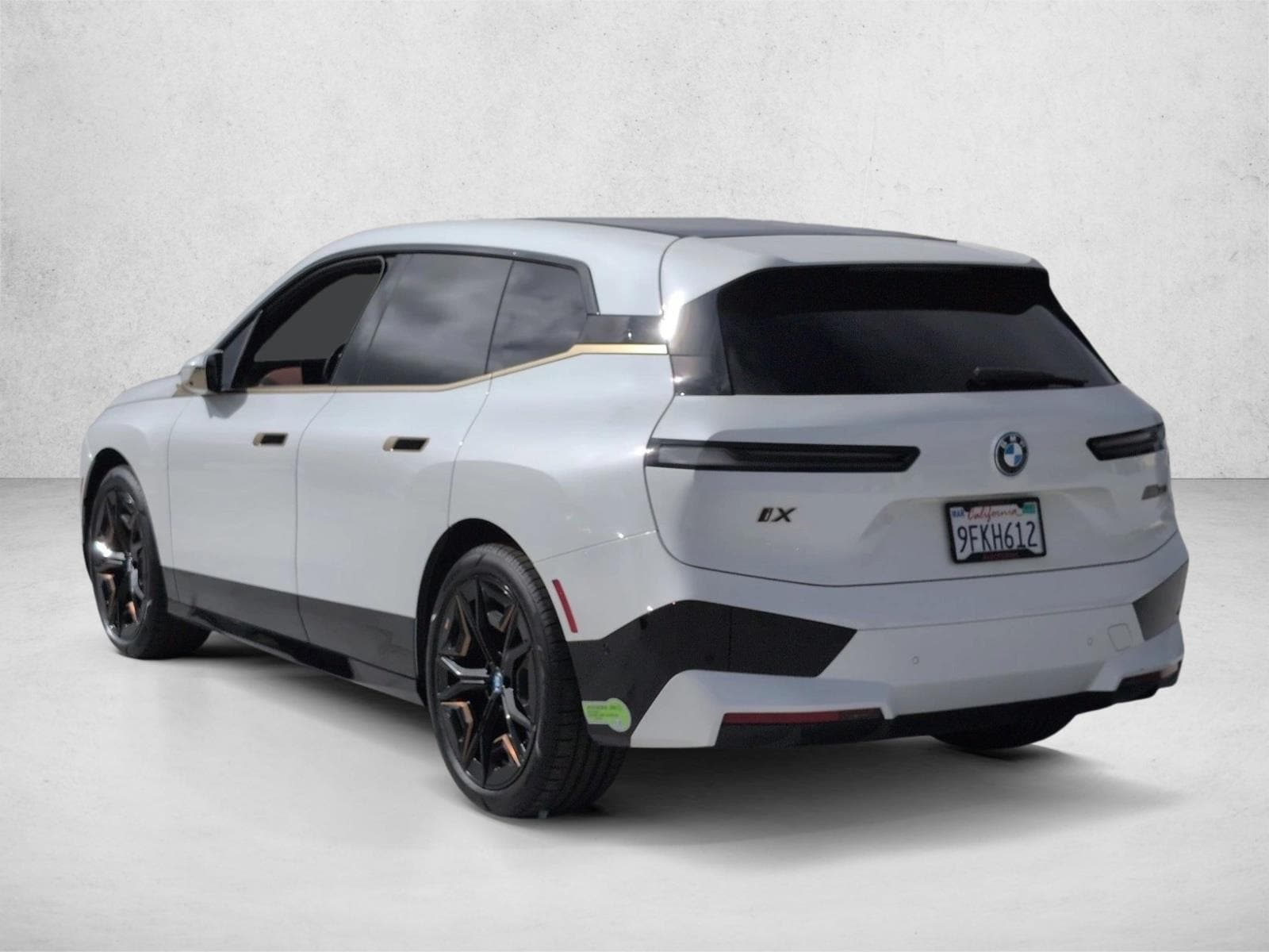 2023 BMW iX M60 photo 3