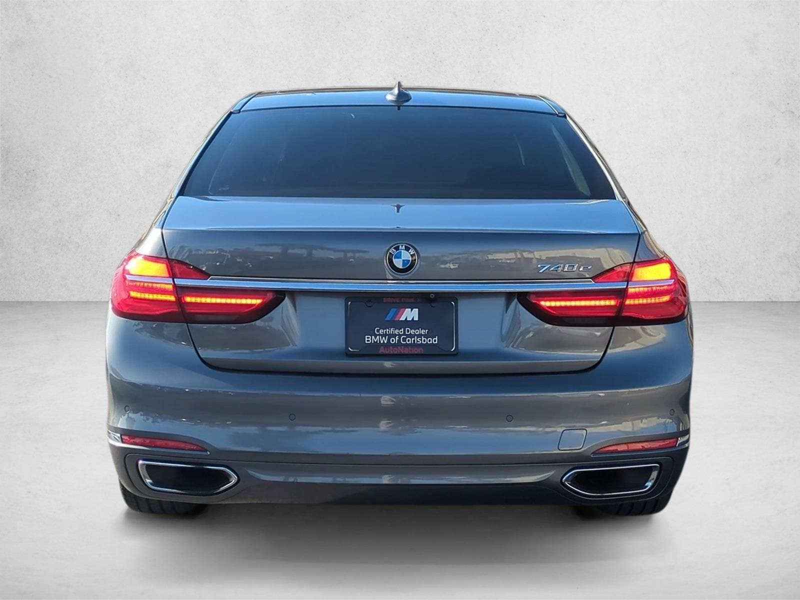2017 BMW 740e xDrive iPerformance photo 4