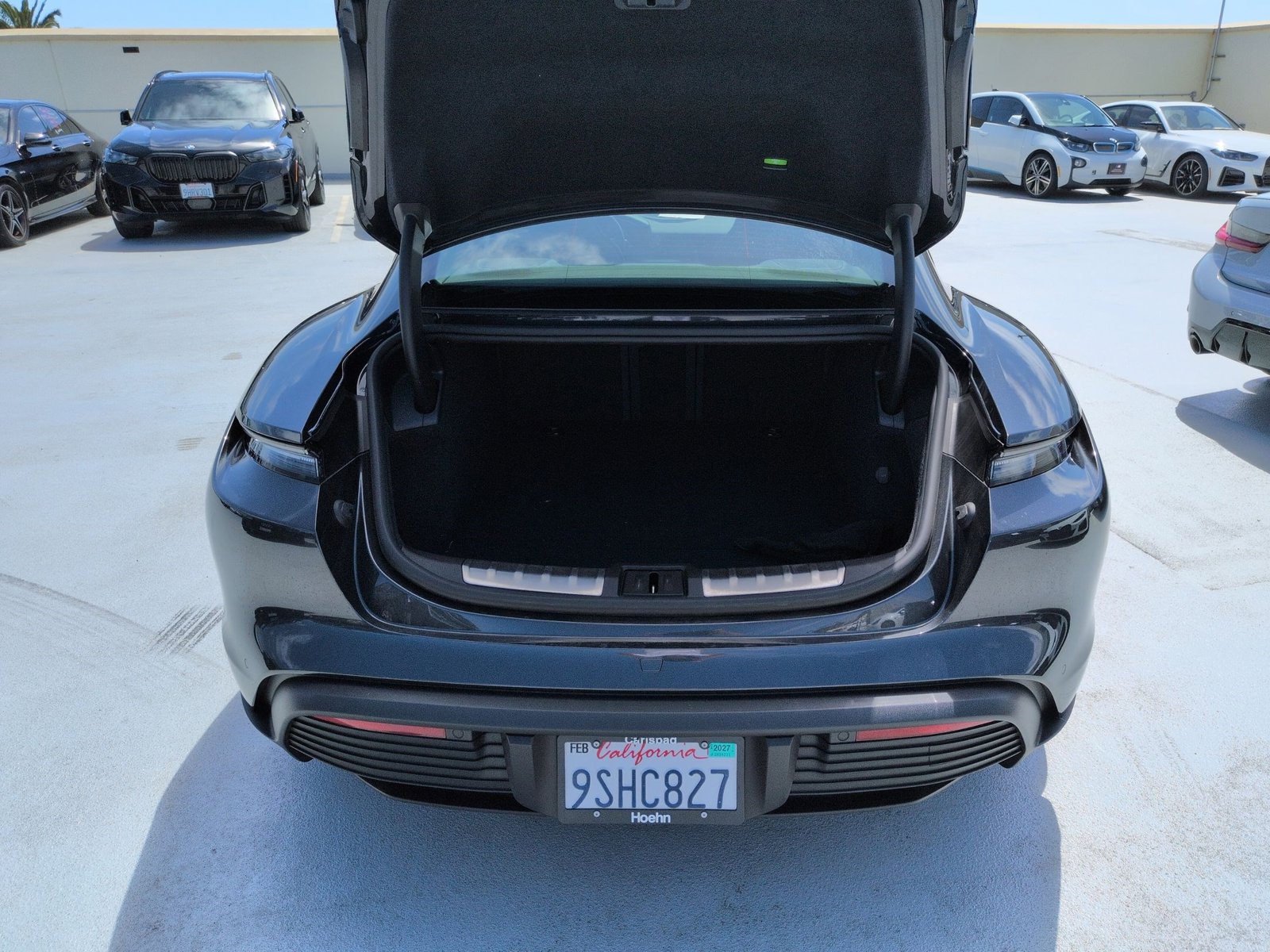 2025 Porsche Taycan photo 6