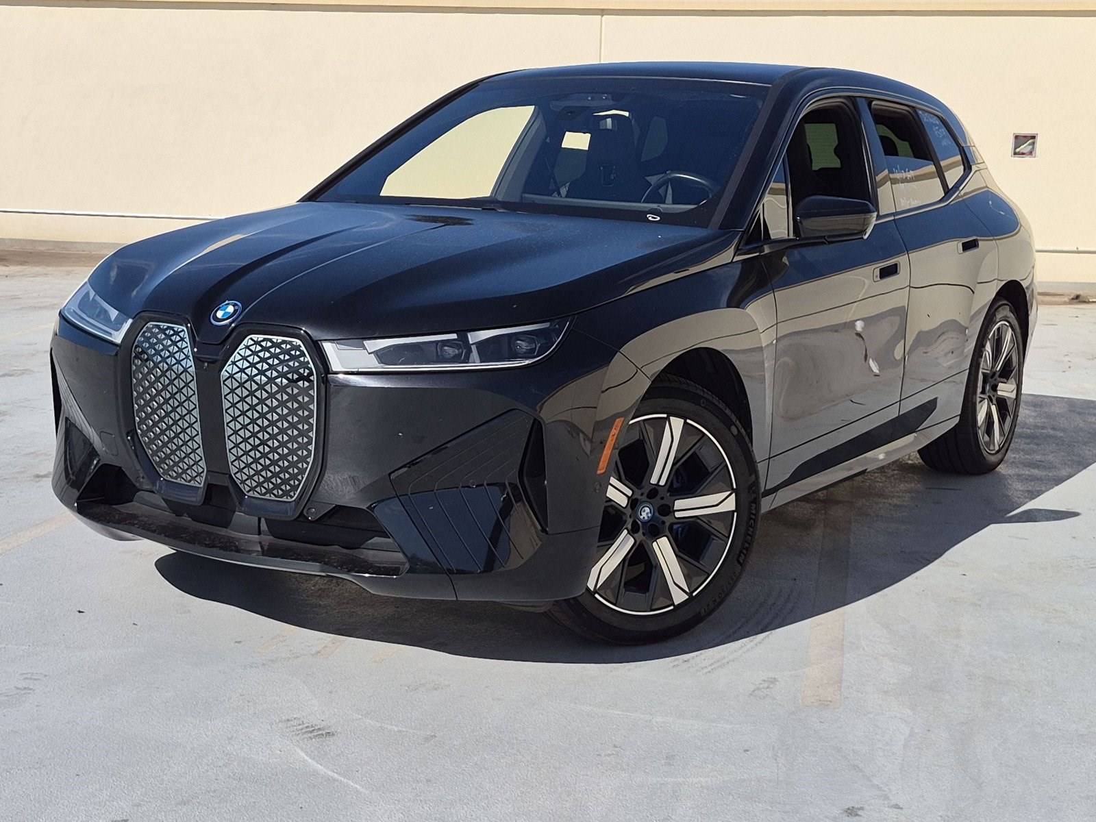  BMW iX