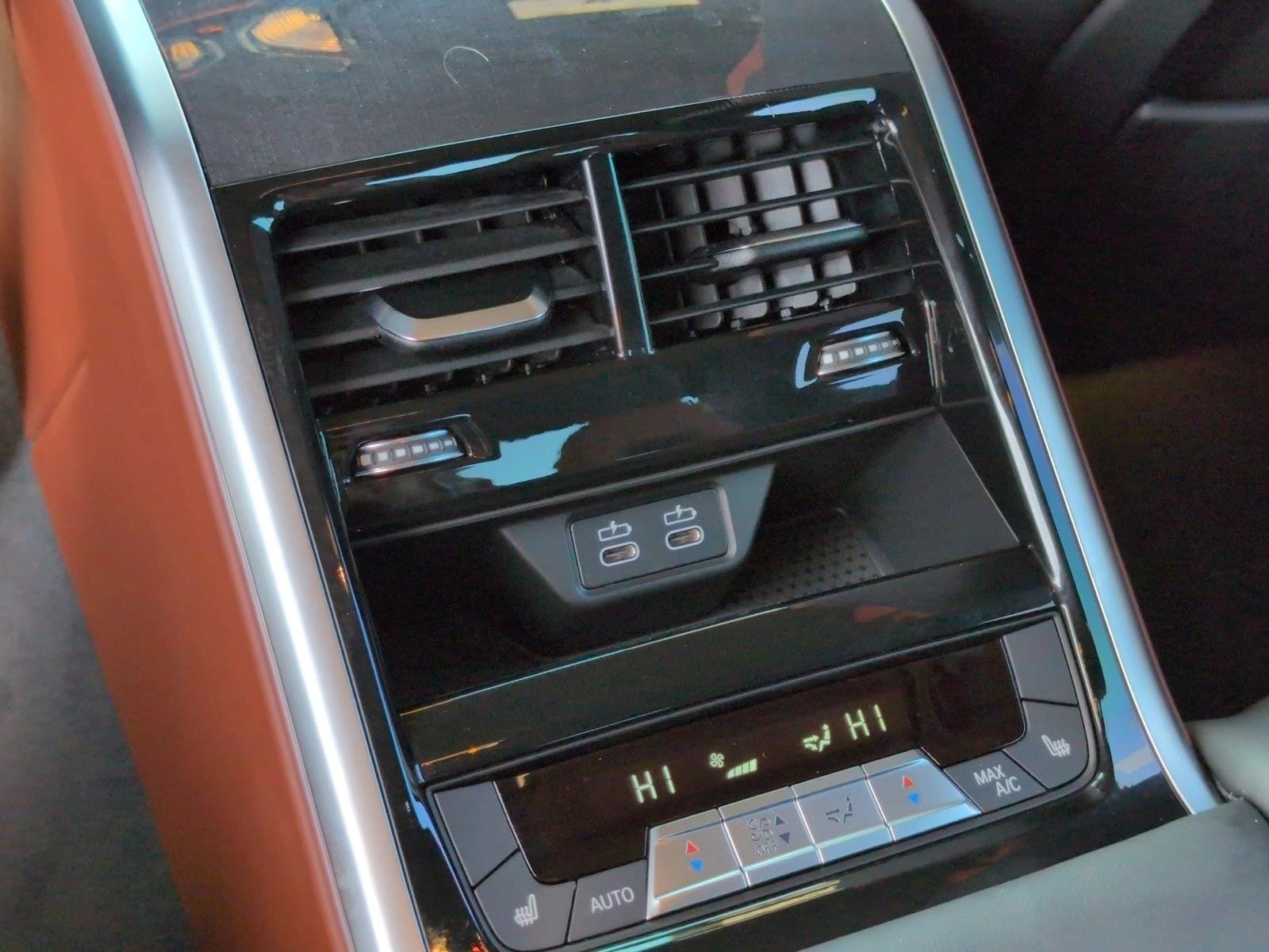 2025 BMW 8 Series Alpina B8 - Photo 17