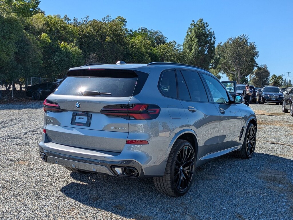 New 2026 BMW X5 sDrive40i SUV