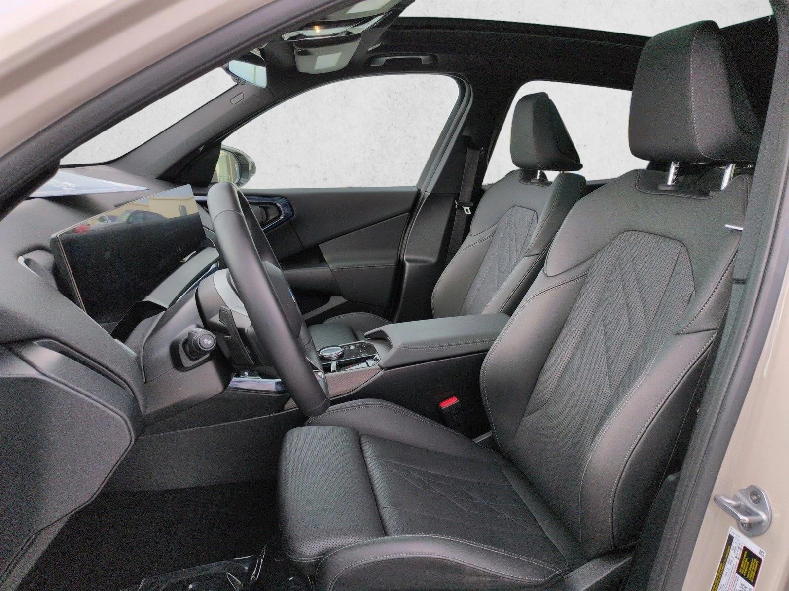 2025 BMW X3 30 - Photo 16