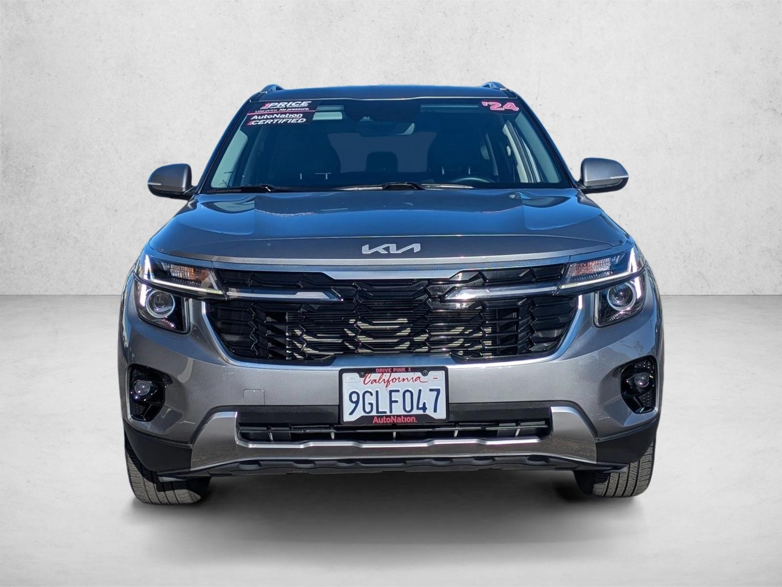 2024 Kia Seltos EX photo 2