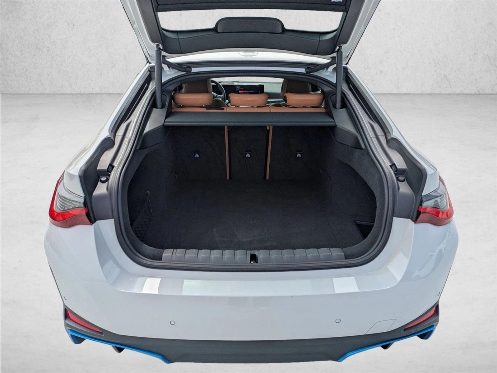 2024 BMW i4 6