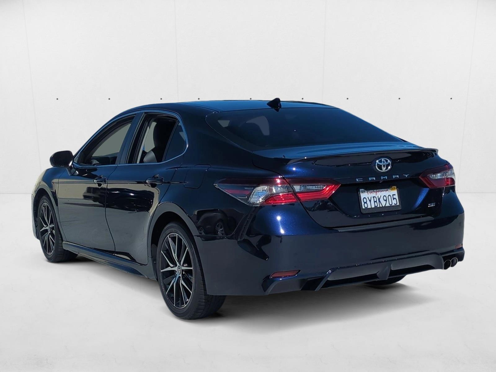2021 Toyota Camry SE photo 3