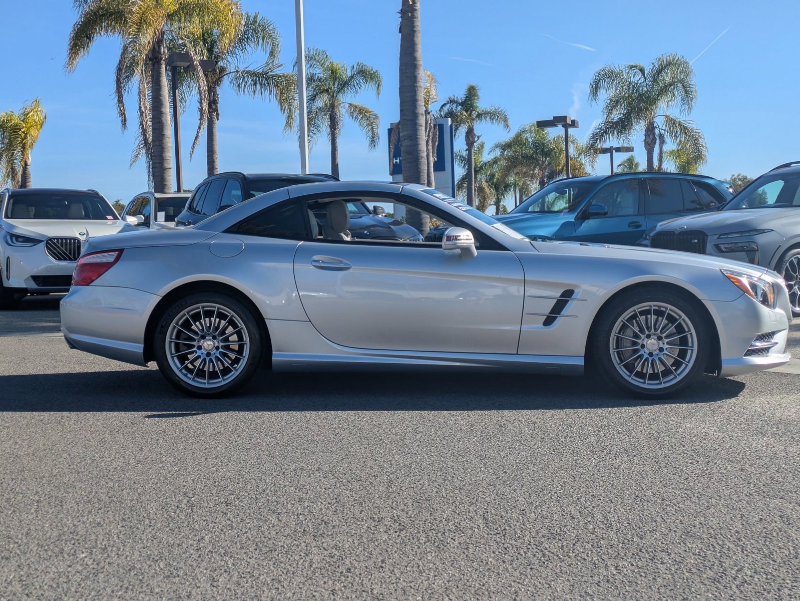 2013 Mercedes Benz SL 550 photo 2