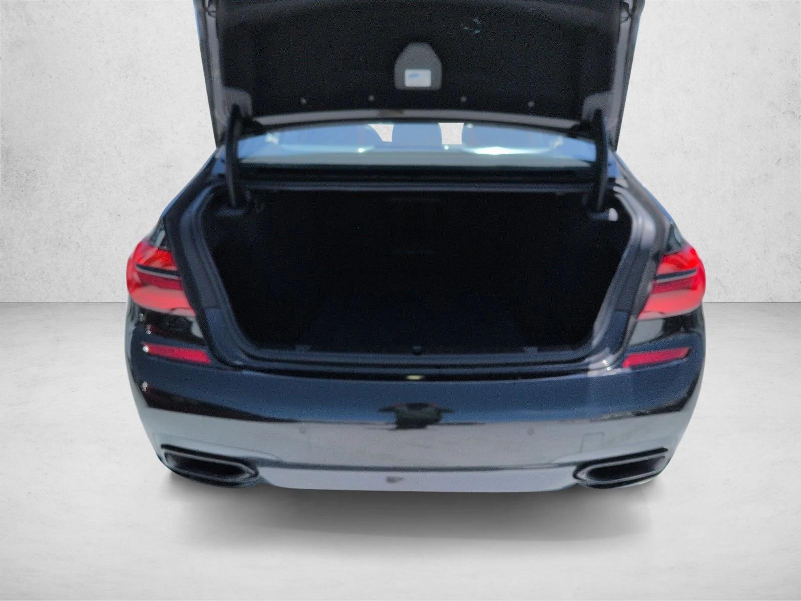 2017 BMW 750i photo 6