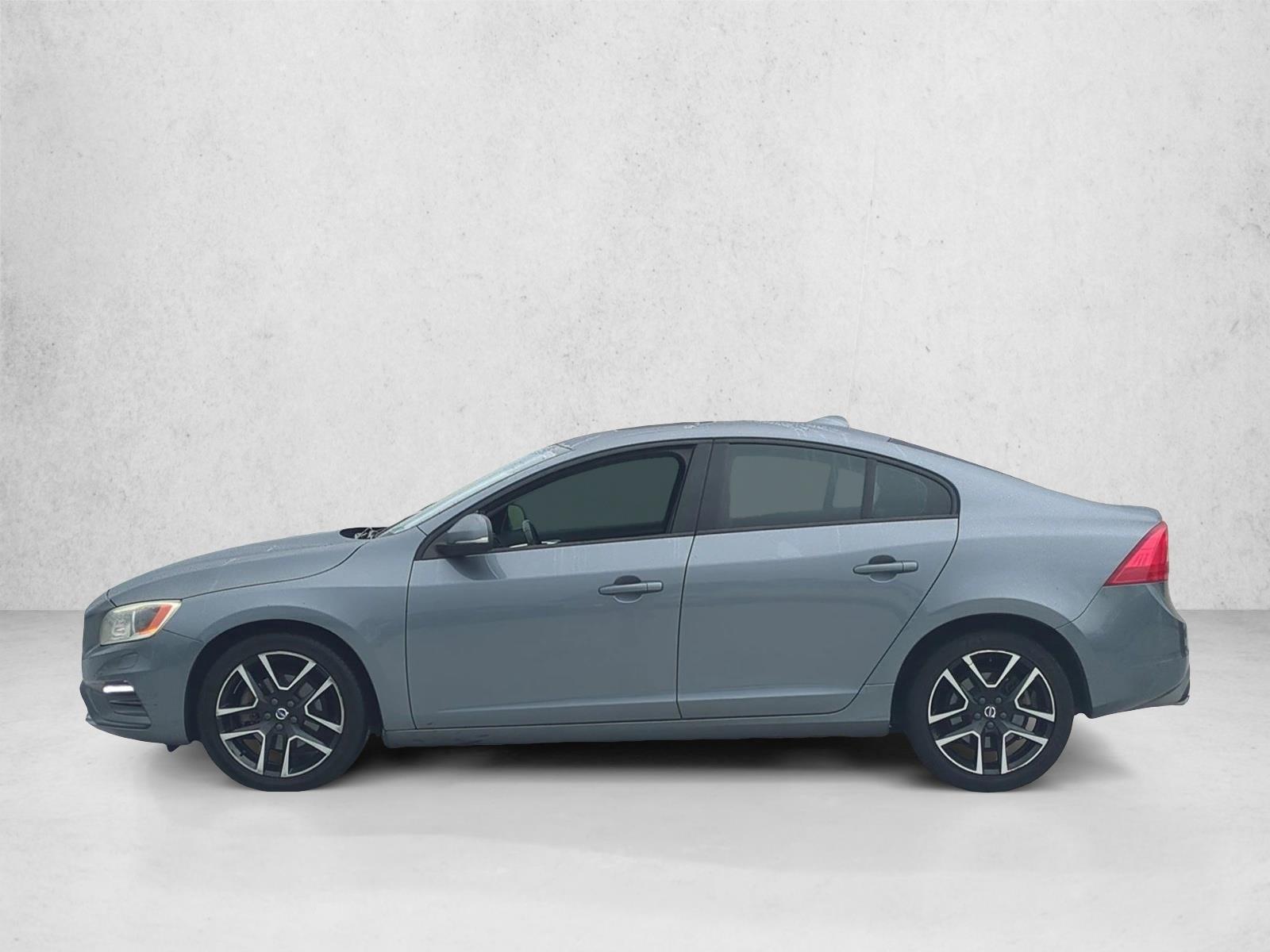 2017 Volvo S60 T5 Dynamic photo 2