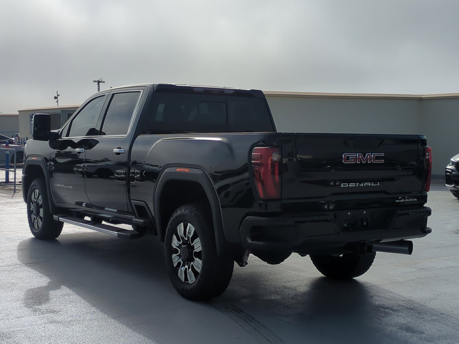 2025 Gmc Sierra 3500 HD Denali photo 3