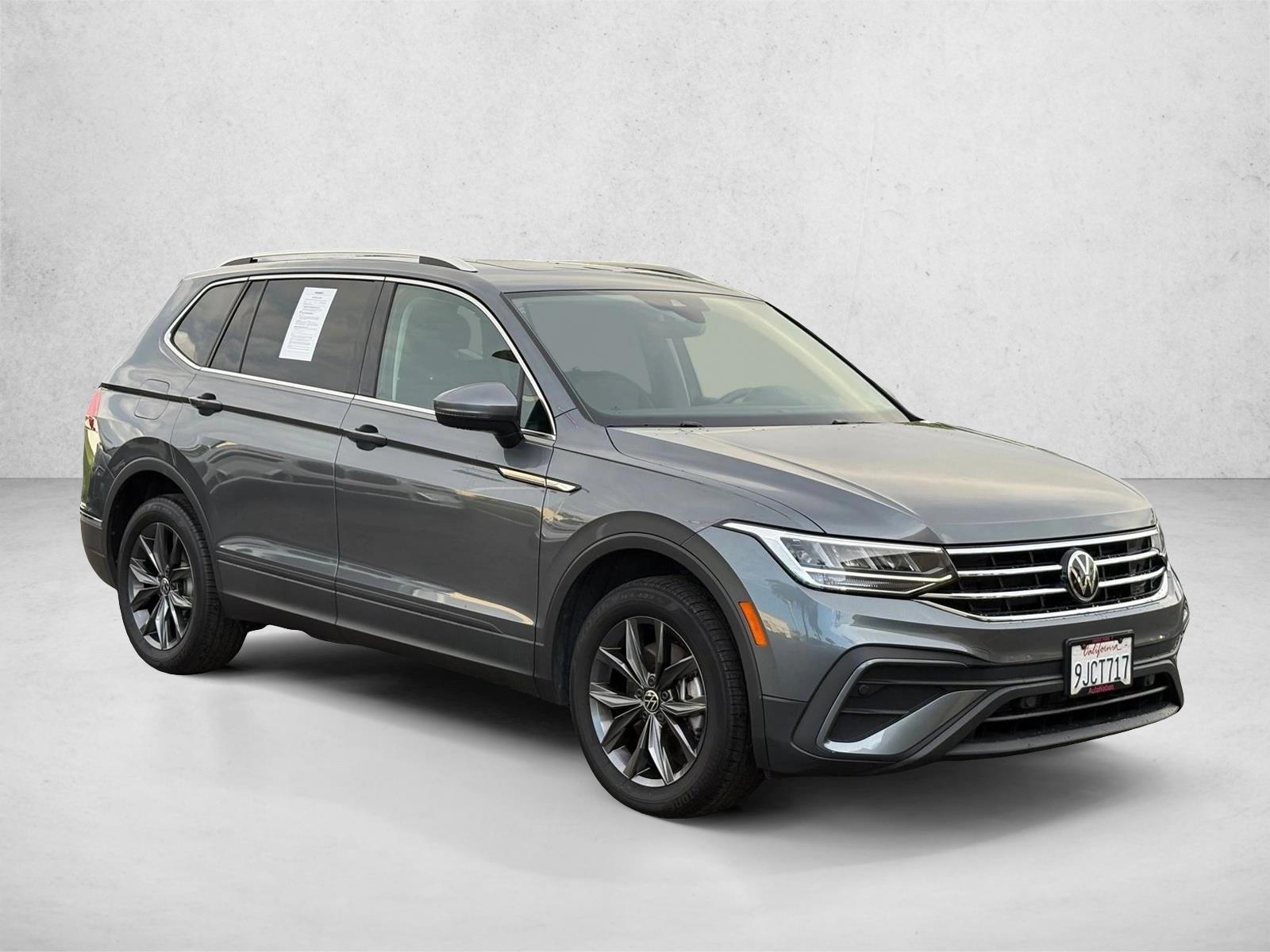 2023 Volkswagen Tiguan 2.0T SE photo 2