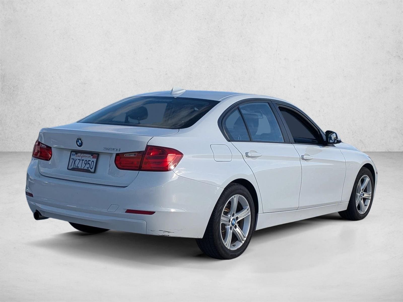 2015 BMW 320i photo 5