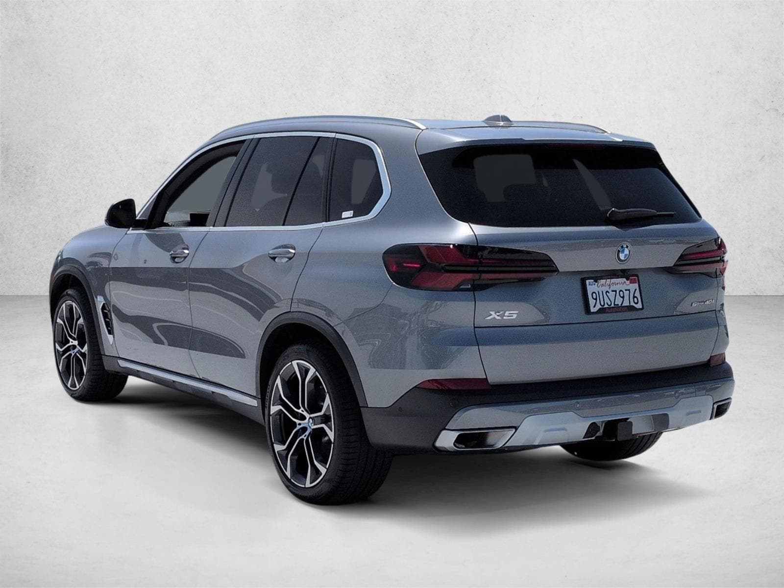 2026 BMW X5 sDrive40i photo 3