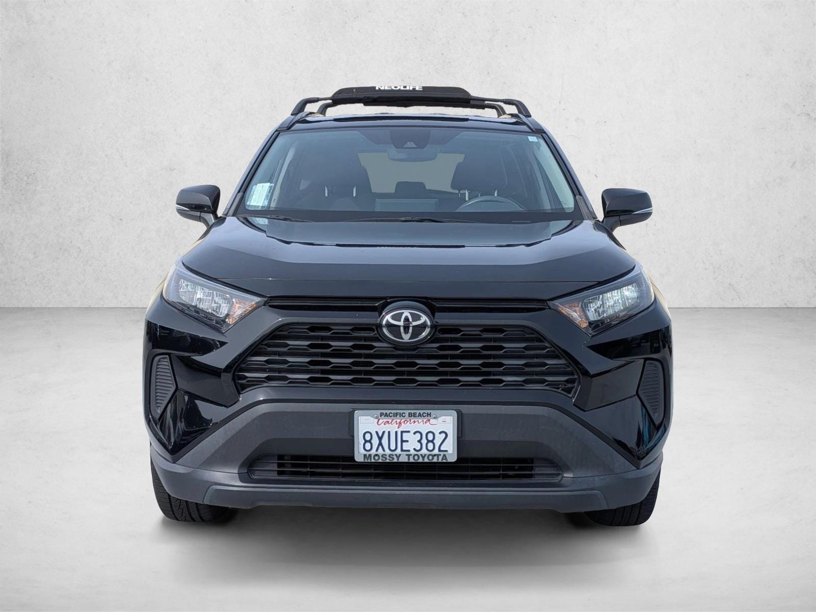 2021 Toyota RAV4 LE photo 2