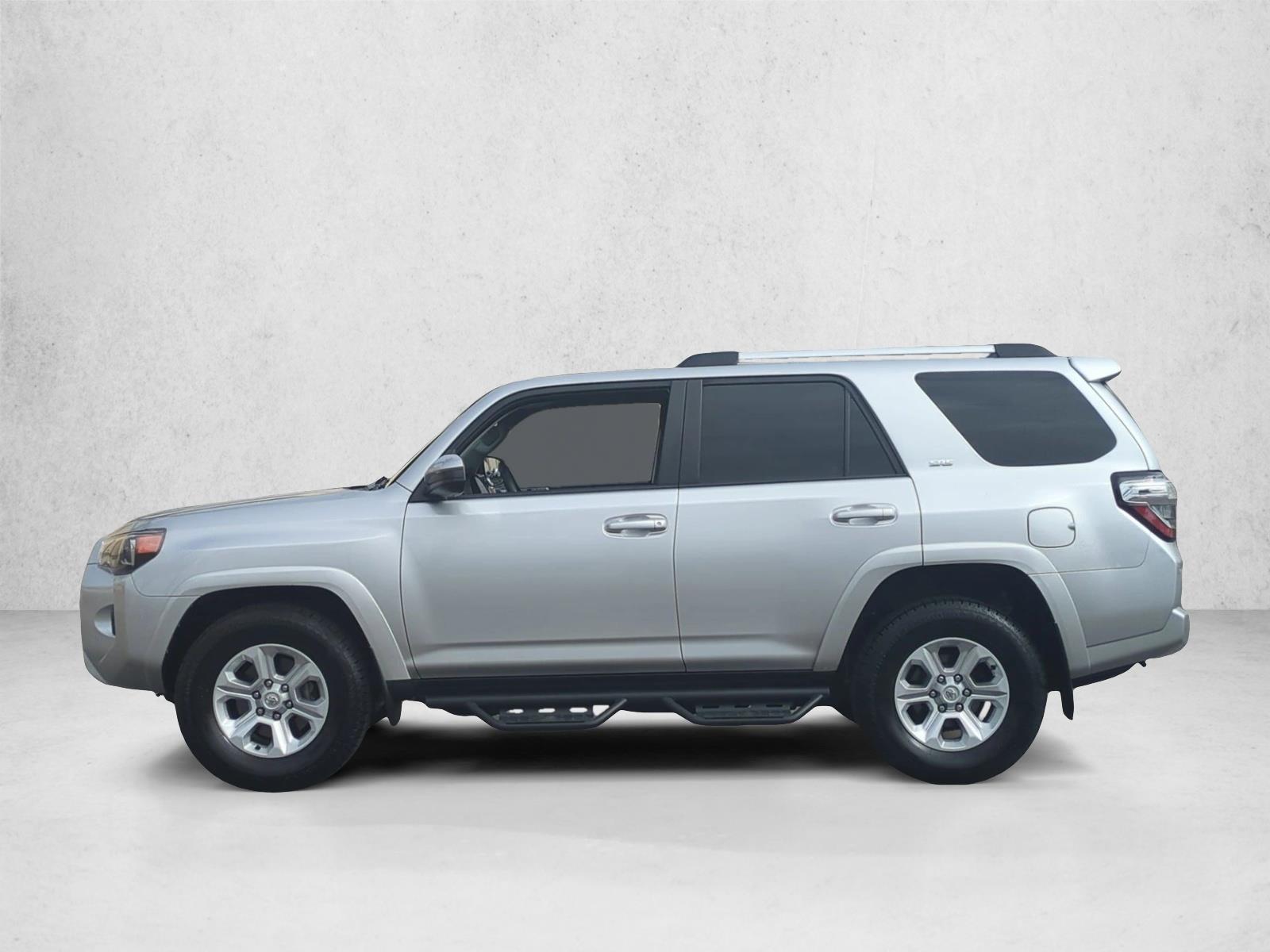 2022 Toyota 4Runner SR5 photo 2