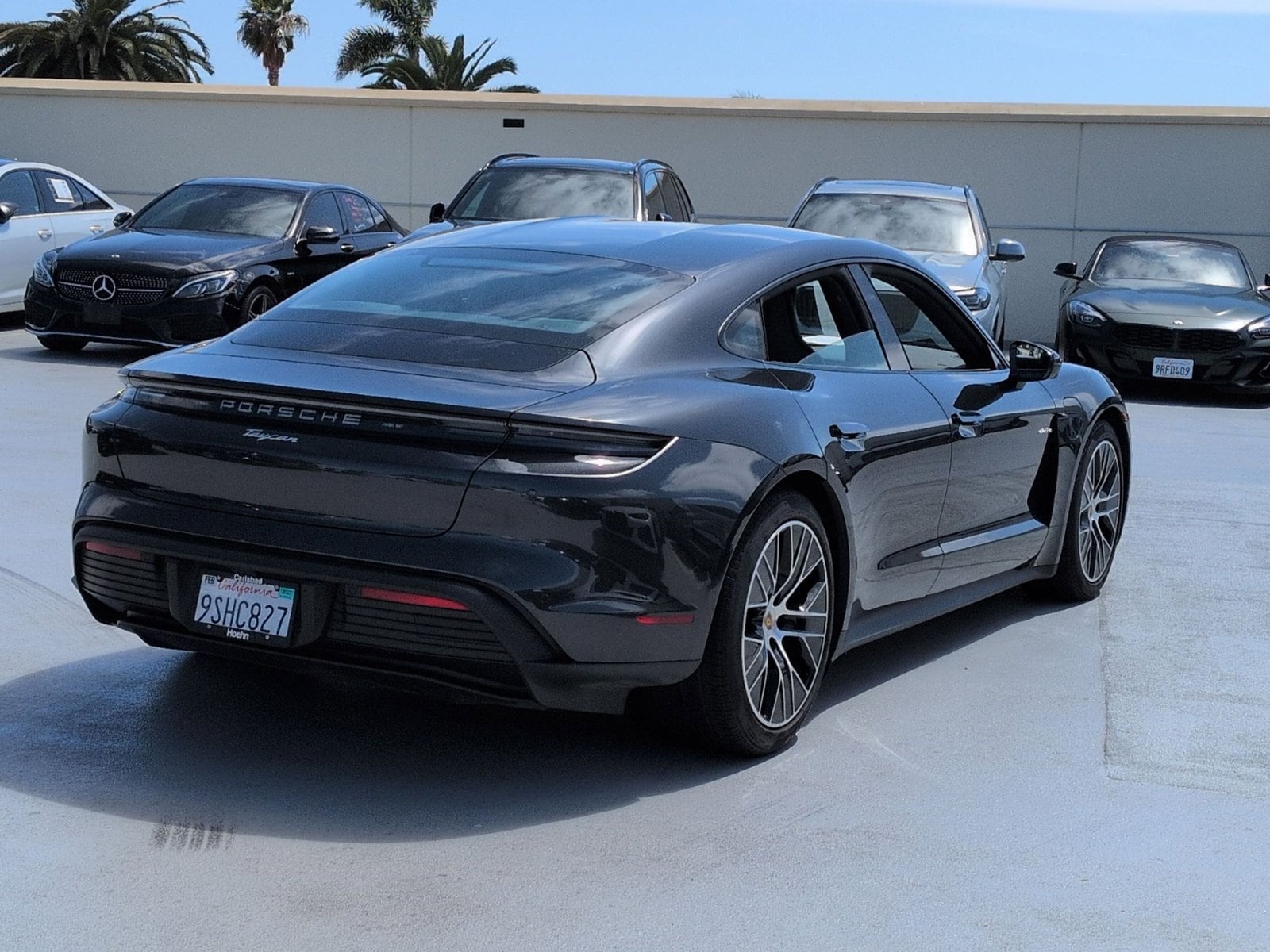 2025 Porsche Taycan photo 5