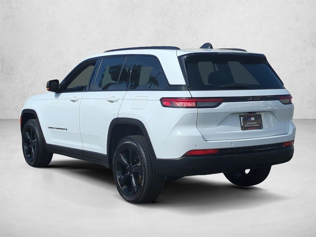 Used 2022 Jeep Grand Cherokee Laredo SUV