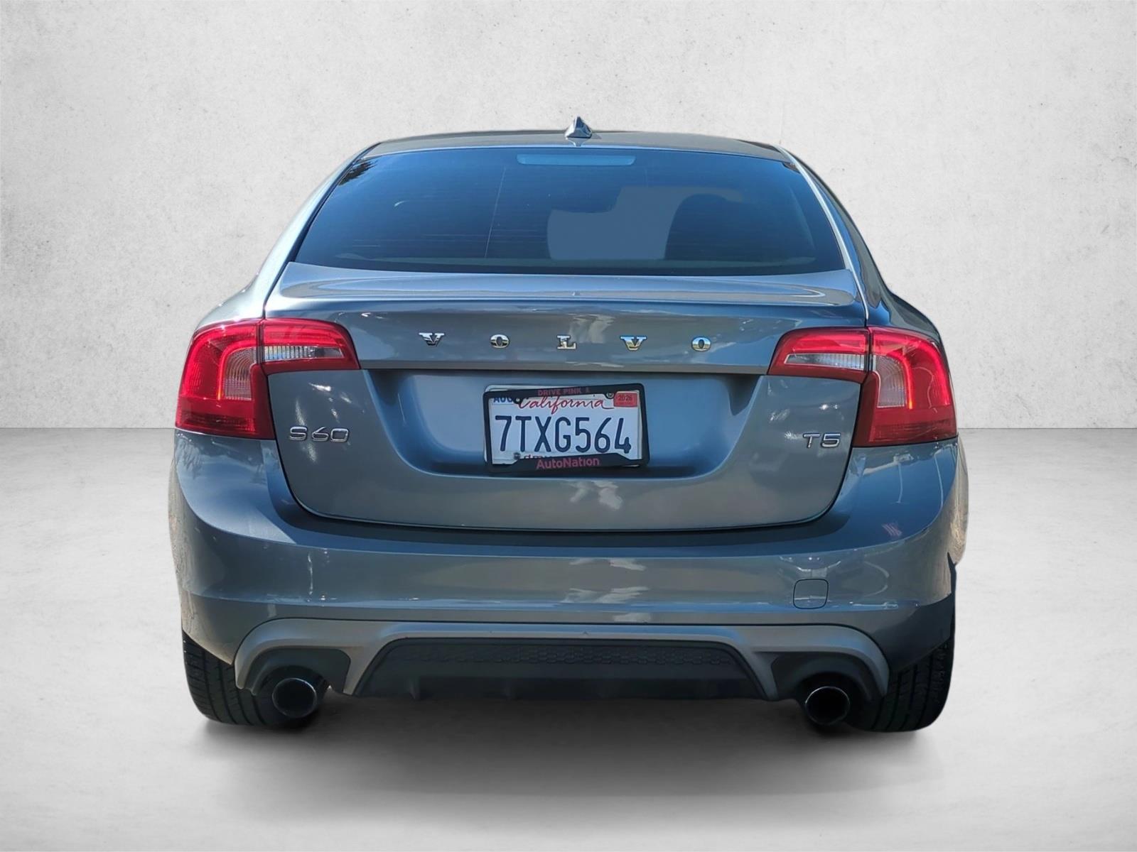 2017 Volvo S60 T5 Dynamic photo 4