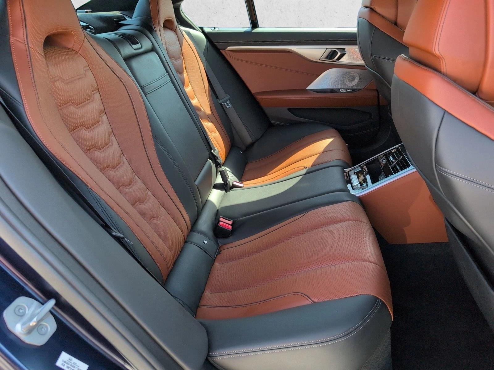 2025 BMW 8 Series Alpina B8 - Photo 20