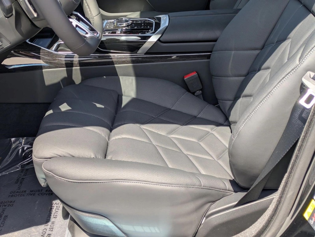 New 2025 BMW i7 xDrive60 Sedan