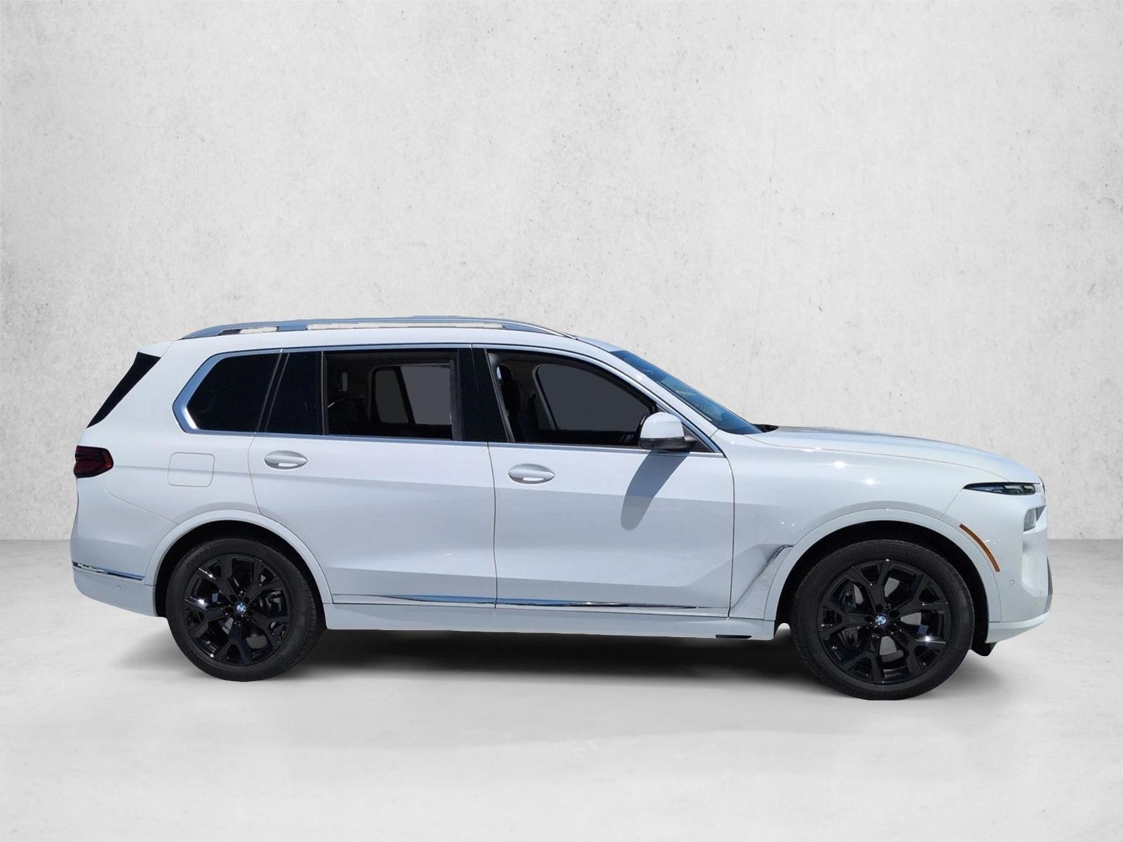 2025 BMW X7 xDrive40i photo 4