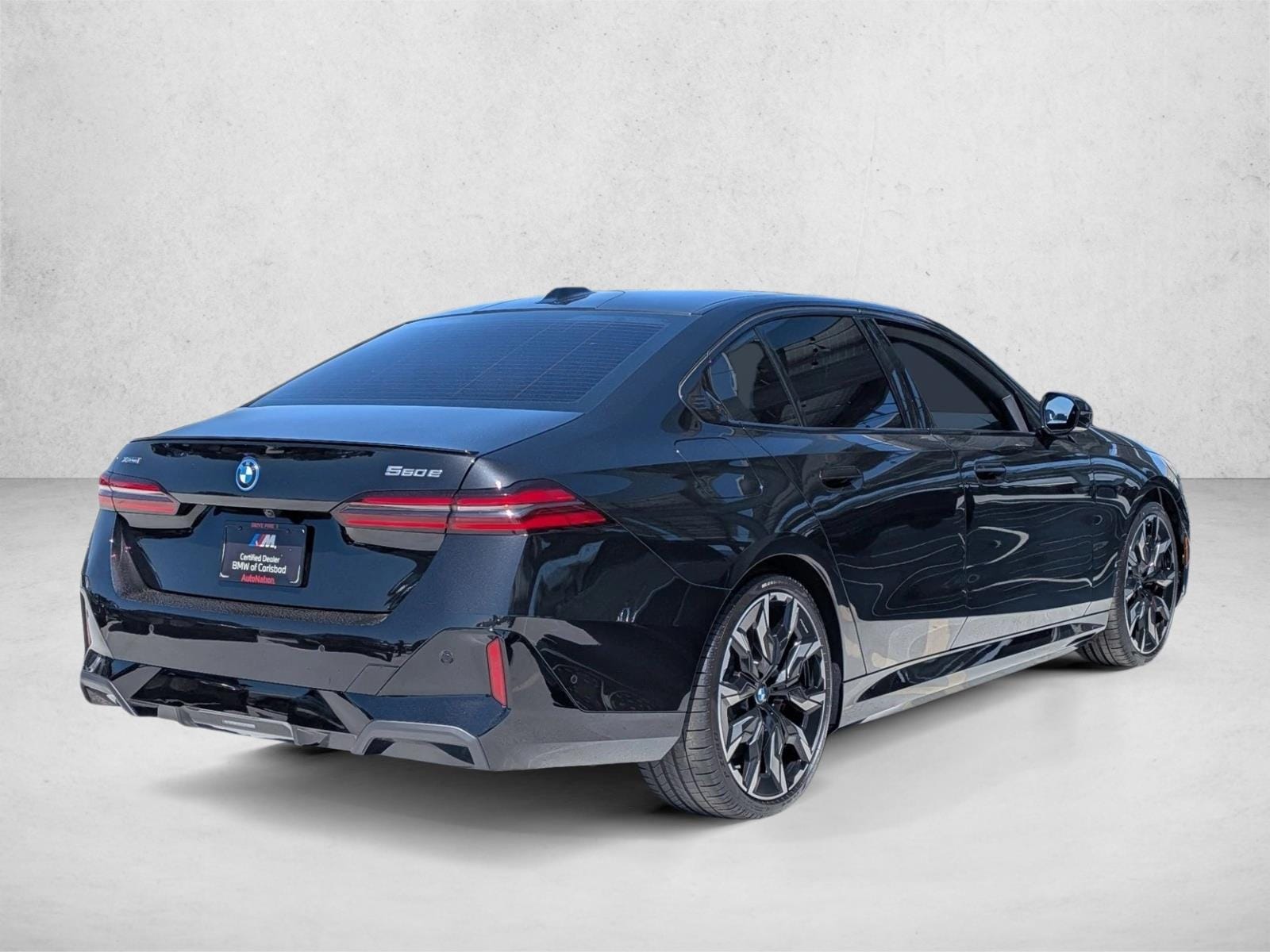 2026 BMW 550e xDrive photo 4