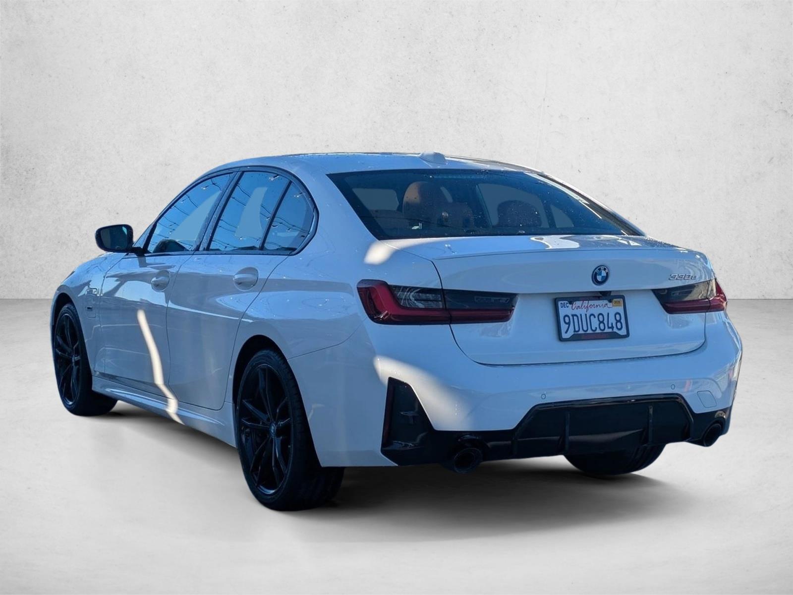 2023 Bmw 330e Sedan photo 3