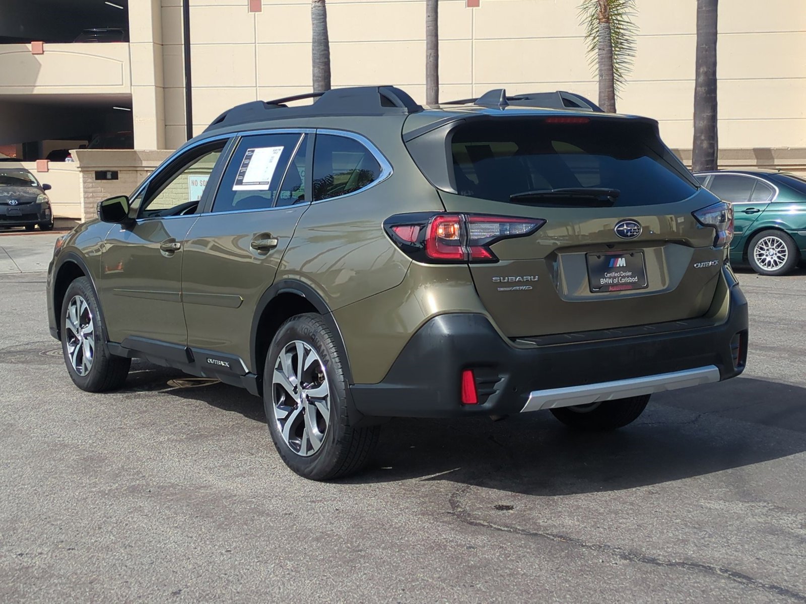 2022 Subaru Outback Limited photo 2