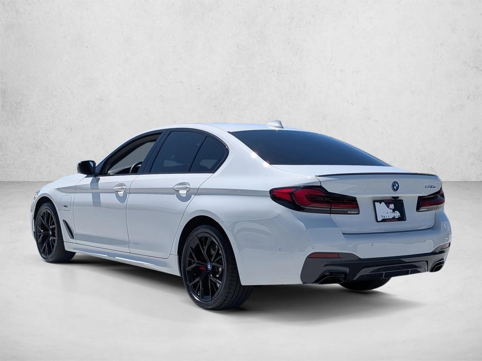 2023 BMW 530e photo 3