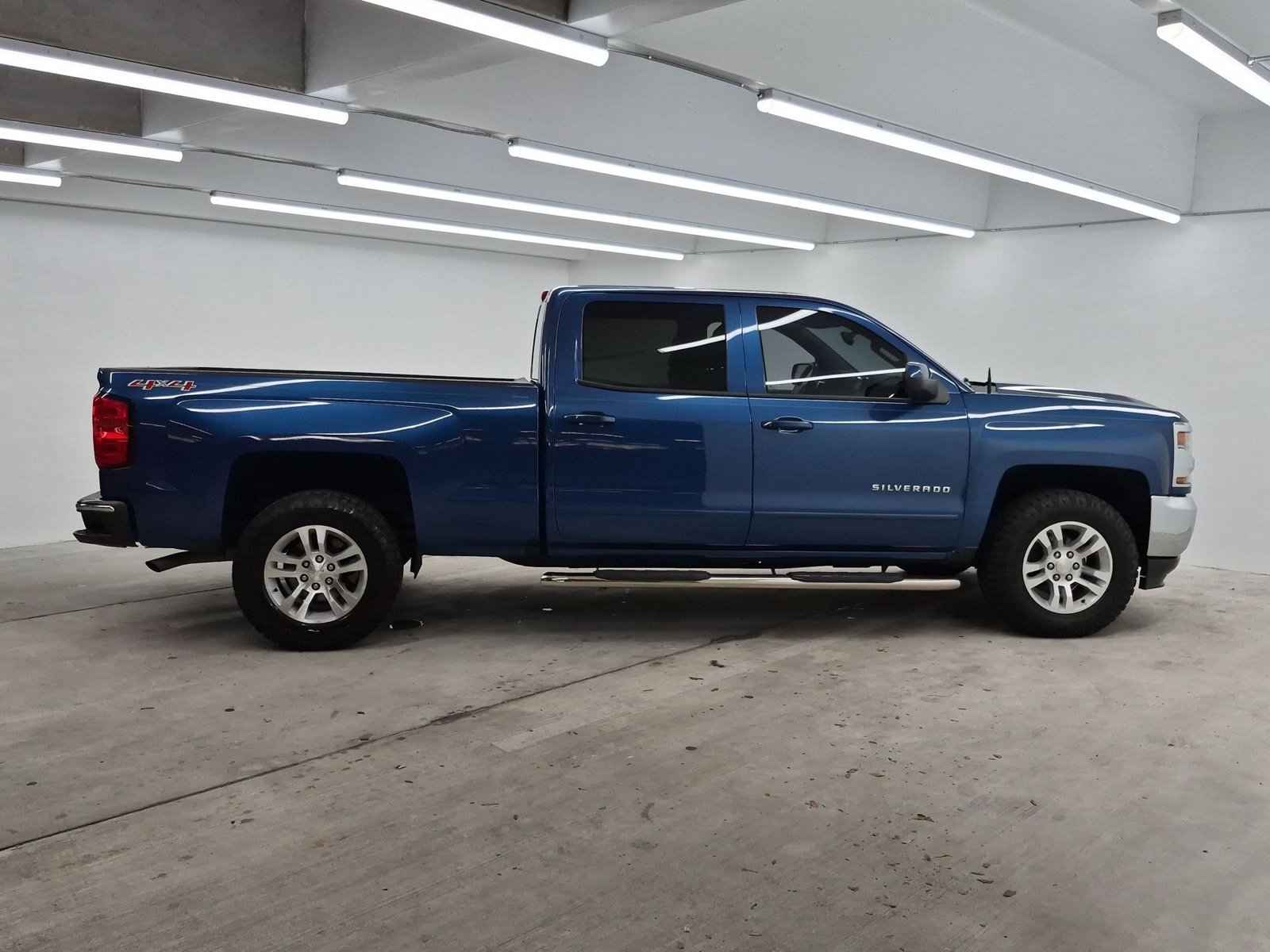 Used 2017 Chevrolet Silverado 1500 LT w/1LT Truck Crew Cab