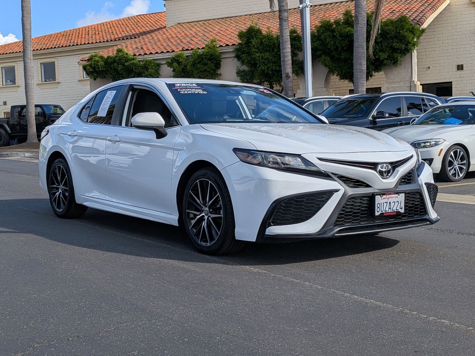 2021 Toyota Camry SE photo 3